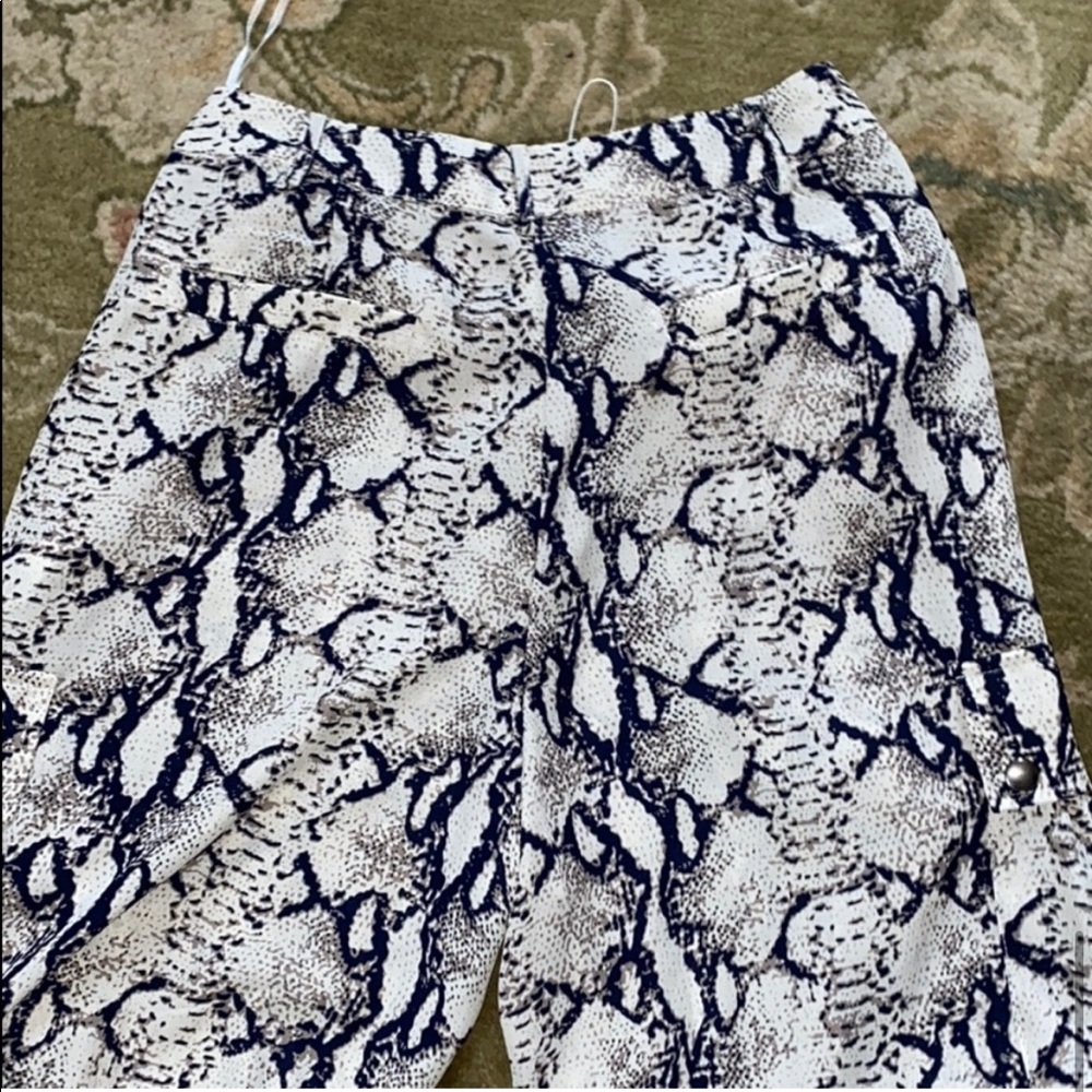 NWT! Snake print 5 button pants - Picture 3 of 6